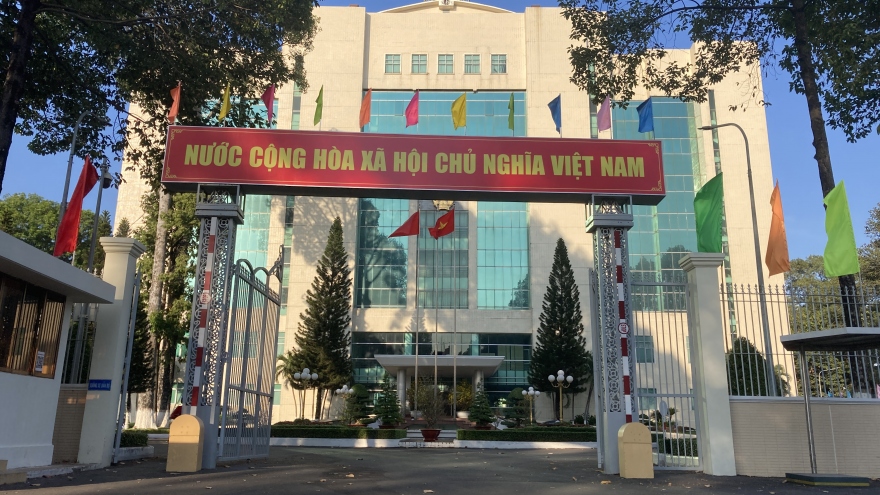 Hai vợ chồng đều là phó giám đốc sở tại Đồng Nai cùng nộp đơn xin nghỉ việc